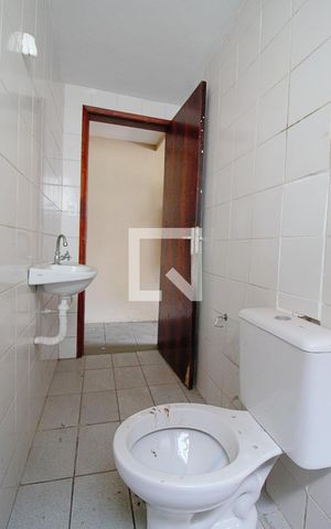 Casa à venda com 200m², 2 quartos e 2 vagas Casa à venda com 200m², 2 quartos e 2 vagasBanheiro 1