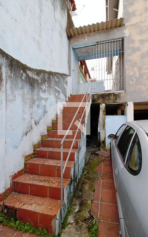 Casa à venda com 200m², 2 quartos e 2 vagas Casa à venda com 200m², 2 quartos e 2 vagasGaragem
