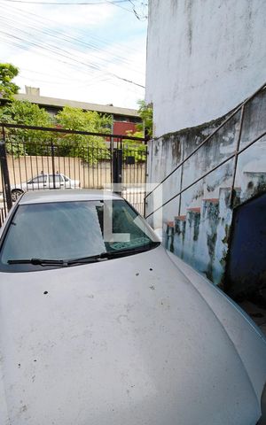 Casa à venda com 200m², 2 quartos e 2 vagas Casa à venda com 200m², 2 quartos e 2 vagasGaragem