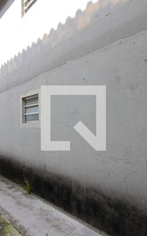 Casa à venda com 200m², 2 quartos e 2 vagas Casa à venda com 200m², 2 quartos e 2 vagasQuintal
