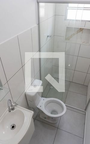 Casa de condomínio para alugar com 68m², 2 quartos e 1 vaga Casa de condomínio para alugar com 68m², 2 quartos e 1 vagaBanheiro Suite 1