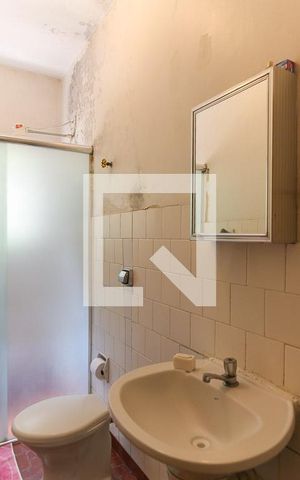 Casa à venda com 80m², 3 quartos e 1 vaga Casa à venda com 80m², 3 quartos e 1 vagaBanheiro