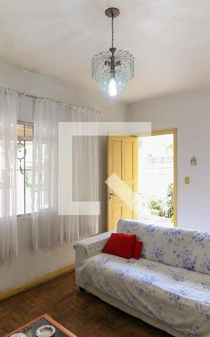 Casa à venda com 80m², 3 quartos e 1 vaga Casa à venda com 80m², 3 quartos e 1 vagaSala