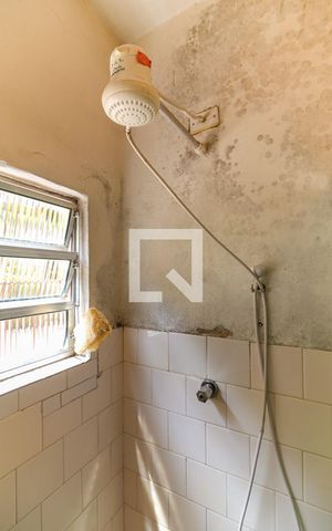 Casa à venda com 80m², 3 quartos e 1 vaga Casa à venda com 80m², 3 quartos e 1 vagaBanheiro