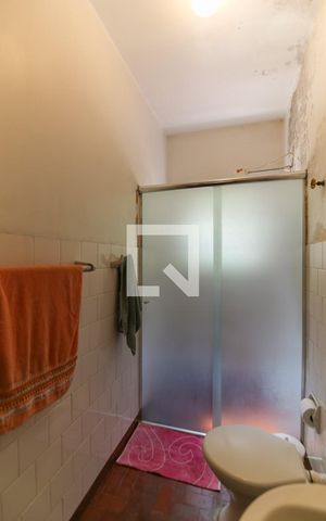 Casa à venda com 80m², 3 quartos e 1 vaga Casa à venda com 80m², 3 quartos e 1 vagaBanheiro