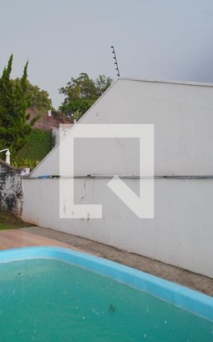 Casa à venda com 200m², 3 quartos e 2 vagasPiscina