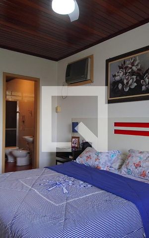 Casa à venda com 200m², 3 quartos e 2 vagasSuíte