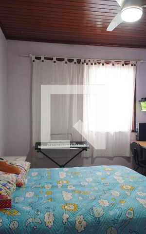 Casa à venda com 200m², 3 quartos e 2 vagasQuarto 2