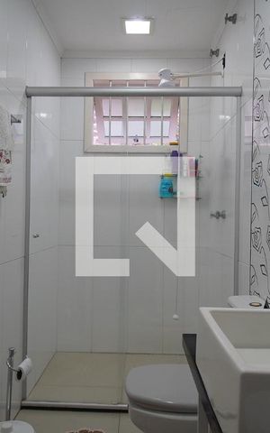 Casa à venda com 200m², 3 quartos e 2 vagasBanheiro 