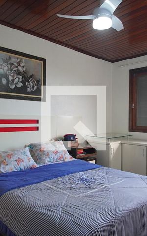 Casa à venda com 200m², 3 quartos e 2 vagasSuíte