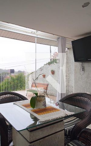 Casa à venda com 200m², 3 quartos e 2 vagasSala 2