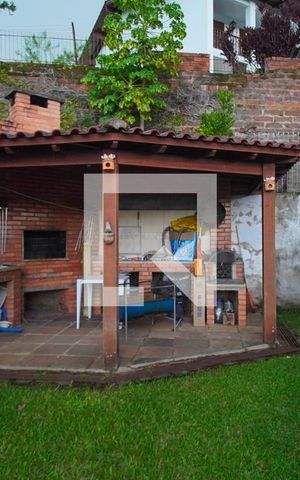 Casa à venda com 200m², 3 quartos e 2 vagasQuintal