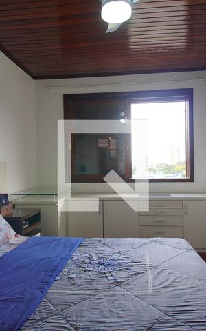Casa à venda com 200m², 3 quartos e 2 vagasSuíte