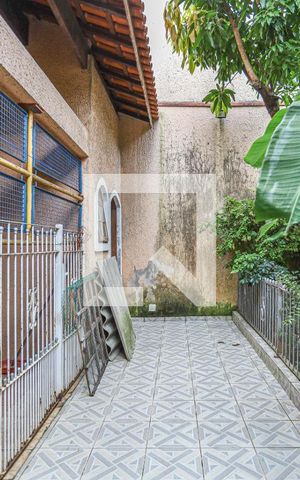 Casa à venda com 435m², 4 quartos e 8 vagas Casa à venda com 435m², 4 quartos e 8 vagasQuintal