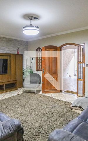 Casa à venda com 435m², 4 quartos e 8 vagas Casa à venda com 435m², 4 quartos e 8 vagasSala