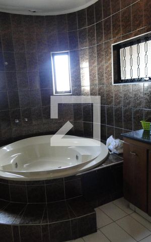 Casa à venda com 500m², 5 quartos e 3 vagasBANHEIRO SUITE 4