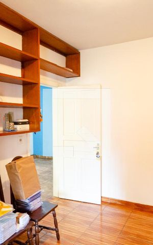 Casa à venda com 367m², 3 quartos e 3 vagas Casa à venda com 367m², 3 quartos e 3 vagasQuarto 1
