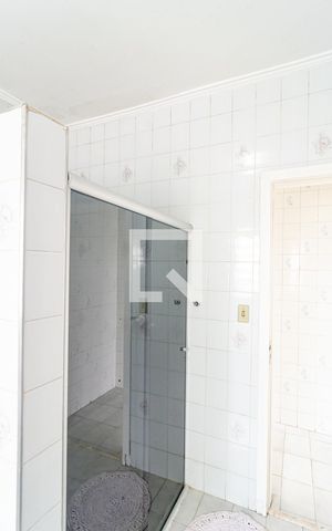 Casa à venda com 367m², 3 quartos e 3 vagas Casa à venda com 367m², 3 quartos e 3 vagasBanheiro Social