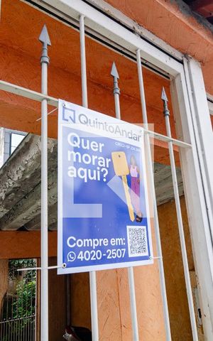 Casa à venda com 367m², 3 quartos e 3 vagas Casa à venda com 367m², 3 quartos e 3 vagasFachada