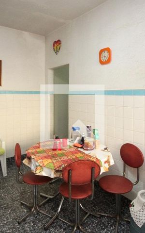 Casa à venda com 240m², 3 quartos e 2 vagas Casa à venda com 240m², 3 quartos e 2 vagasCozinha