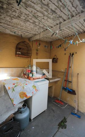 Casa à venda com 240m², 3 quartos e 2 vagas Casa à venda com 240m², 3 quartos e 2 vagasÁrea de Serviço