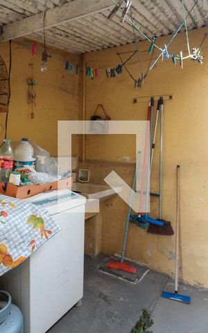 Casa à venda com 240m², 3 quartos e 2 vagas Casa à venda com 240m², 3 quartos e 2 vagasÁrea de Serviço