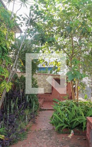 Casa à venda com 240m², 3 quartos e 2 vagas Casa à venda com 240m², 3 quartos e 2 vagasFrente da Casa