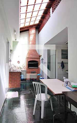 Casa à venda com 144m², 3 quartos e 2 vagasChurrasqueira/Quintal 