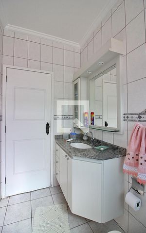 Casa à venda com 144m², 3 quartos e 2 vagasBanheiro Social