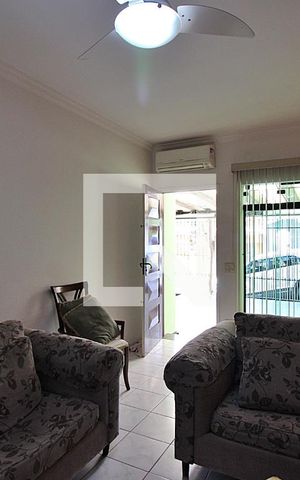 Casa à venda com 144m², 3 quartos e 2 vagasSala