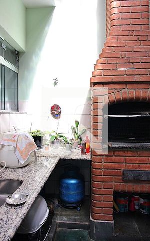 Casa à venda com 144m², 3 quartos e 2 vagasChurrasqueira