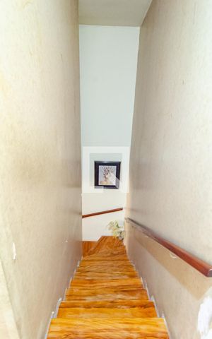 Casa à venda com 140m², 3 quartos e 1 vagaEscadas