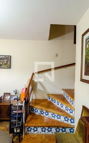 Casa à venda com 140m², 3 quartos e 1 vagaEscadas