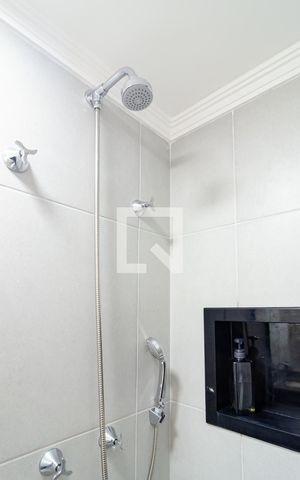 Apartamento à venda com 29m², 1 quarto e sem vaga Apartamento à venda com 29m², 1 quarto e sem vagaBanheiro Social