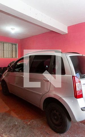 Casa para alugar com 140m², 3 quartos e 1 vaga Casa para alugar com 140m², 3 quartos e 1 vagaGaragem