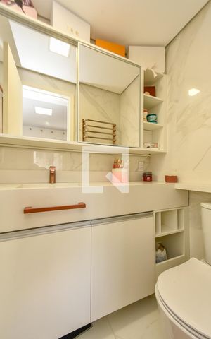 Apartamento para alugar com 45m², 1 quarto e 1 vaga Apartamento para alugar com 45m², 1 quarto e 1 vagaBanheiro do Quarto