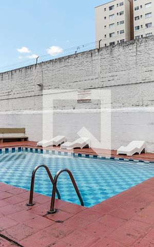 Apartamento à venda com 80m², 4 quartos e 2 vagas Apartamento à venda com 80m², 4 quartos e 2 vagasÁrea Comum - Piscina