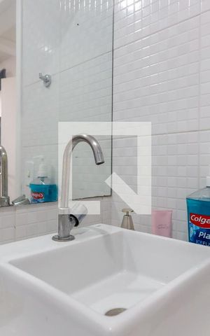 Apartamento à venda com 80m², 4 quartos e 2 vagasBanheiro