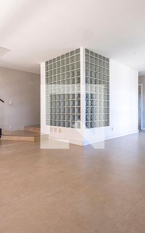 Apartamento à venda com 335m², 3 quartos e 4 vagas Apartamento à venda com 335m², 3 quartos e 4 vagasSala