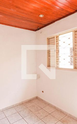 Casa para alugar com 110m², 4 quartos e 2 vagasSuíte 