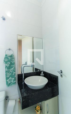 Casa à venda com 250m², 3 quartos e 5 vagas Casa à venda com 250m², 3 quartos e 5 vagasLavabo