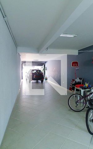 Casa à venda com 250m², 3 quartos e 5 vagas Casa à venda com 250m², 3 quartos e 5 vagasGaragem