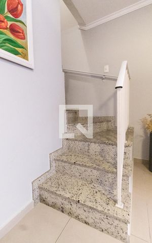 Casa à venda com 167m², 3 quartos e 3 vagasEscada