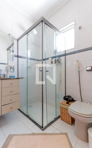 Casa à venda com 300m², 4 quartos e sem vagaBanheiro da Suíte 1