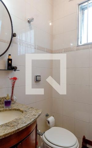 Casa à venda com 300m², 4 quartos e sem vagaLavabo