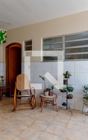 Casa à venda com 300m², 4 quartos e sem vagaÁrea de Serviço