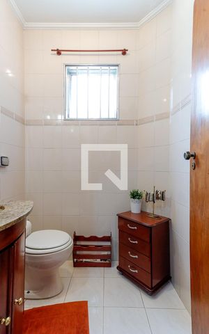 Casa à venda com 300m², 4 quartos e sem vagaLavabo