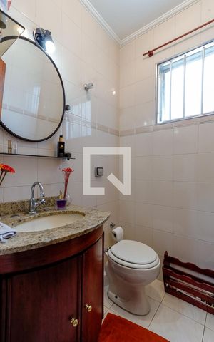 Casa à venda com 300m², 4 quartos e sem vagaLavabo