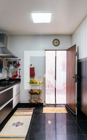 Casa para alugar com 260m², 4 quartos e 3 vagas Casa para alugar com 260m², 4 quartos e 3 vagas1o. Andar - Cozinha