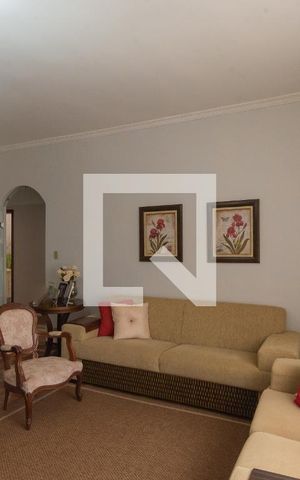 Casa à venda com 179m², 3 quartos e 3 vagas Casa à venda com 179m², 3 quartos e 3 vagasSala